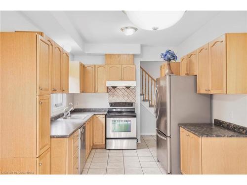 11 Meadow Wood Crescent, Stoney Creek, ON - Indoor Photo Showing Kitchen