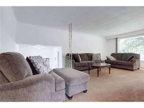 47 Jasmine Street, Hamilton, ON - Indoor Photo Showing Living Room