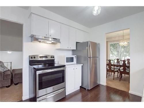 47 Jasmine Street, Hamilton, ON - Indoor Photo Showing Kitchen