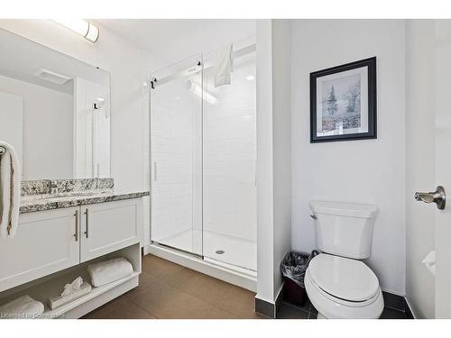 209-40 Horseshoe Boulevard, Barrie, ON - Indoor Photo Showing Bathroom