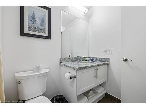 209-40 Horseshoe Boulevard, Barrie, ON - Indoor Photo Showing Bathroom