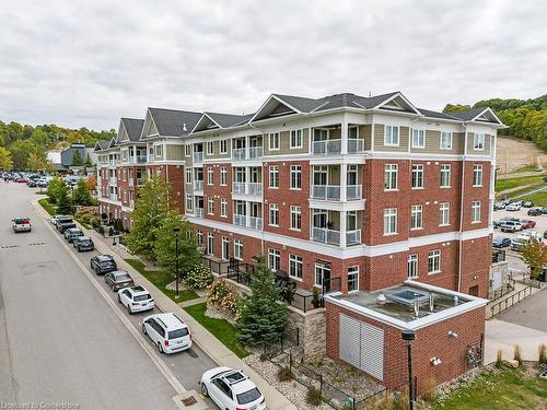 209-40 Horseshoe Boulevard, Barrie, ON - Outdoor With Balcony With Facade