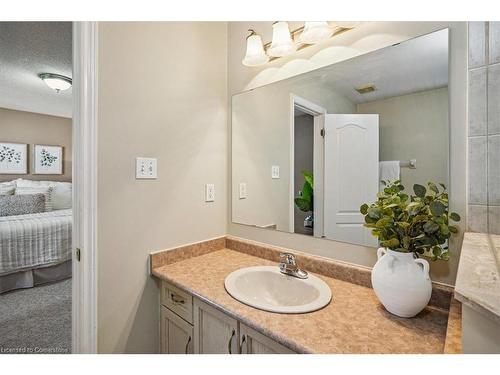 7 Millhouse Mews, Brampton, ON - Indoor Photo Showing Bathroom