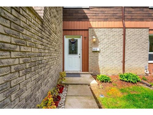 3-657 Francis Road, Burlington, ON - Outdoor