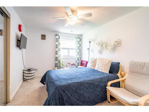 3-657 Francis Road, Burlington, ON - Indoor Photo Showing Bedroom