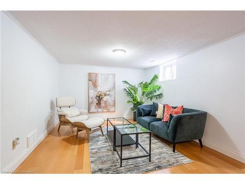 3-657 Francis Road, Burlington, ON - Indoor Photo Showing Living Room