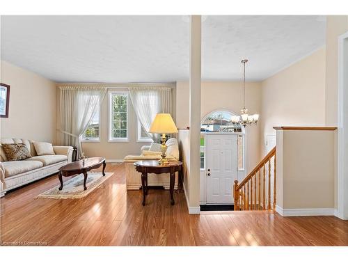 76 Braemar Avenue, Caledonia, ON - Indoor Photo Showing Living Room