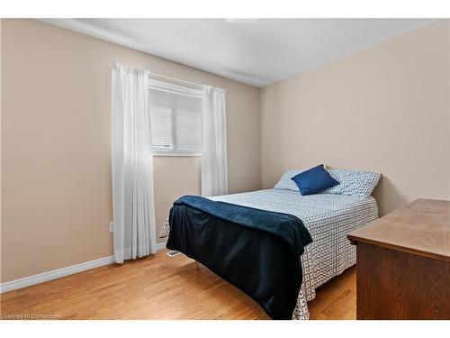 76 Braemar Avenue, Caledonia, ON - Indoor Photo Showing Bedroom