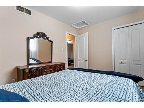 76 Braemar Avenue, Caledonia, ON - Indoor Photo Showing Bedroom