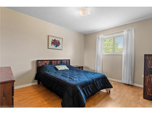 76 Braemar Avenue, Caledonia, ON - Indoor Photo Showing Bedroom