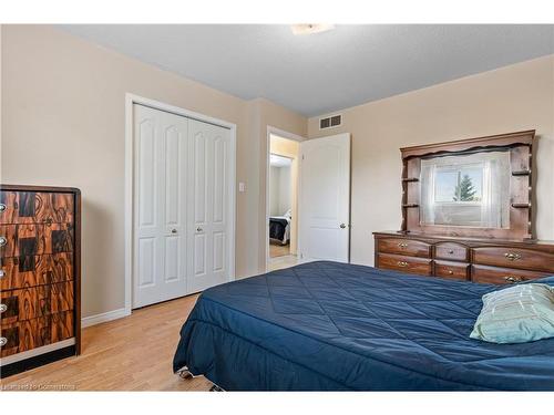 76 Braemar Avenue, Caledonia, ON - Indoor Photo Showing Bedroom