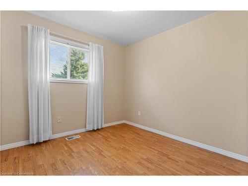 76 Braemar Avenue, Caledonia, ON - Indoor Photo Showing Other Room