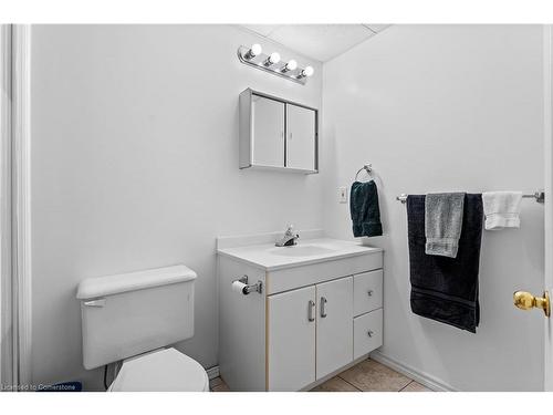 76 Braemar Avenue, Caledonia, ON - Indoor Photo Showing Bathroom