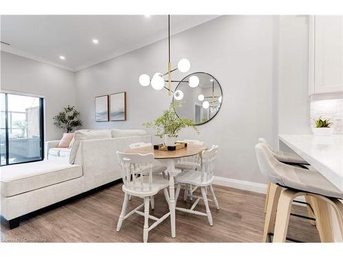 108-30 Hamilton Street S, Waterdown, ON - Indoor Photo Showing Dining Room