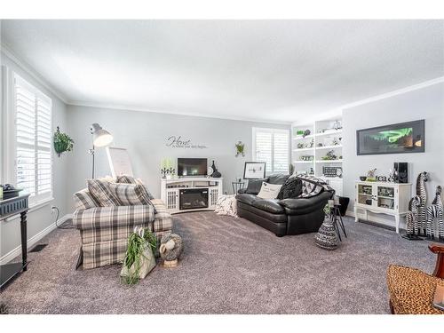 63 Forestgate Drive, Hamilton, ON - Indoor Photo Showing Living Room