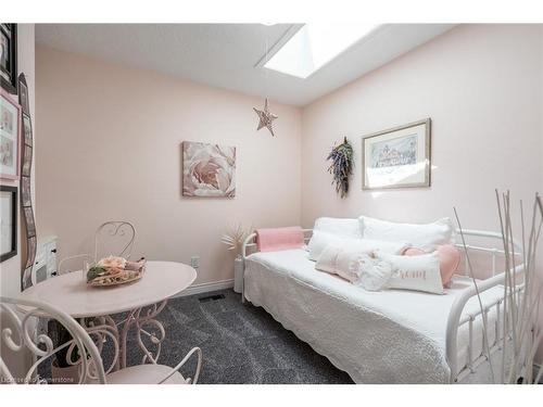 63 Forestgate Drive, Hamilton, ON - Indoor Photo Showing Bedroom