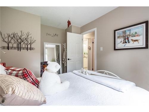 63 Forestgate Drive, Hamilton, ON - Indoor Photo Showing Bedroom