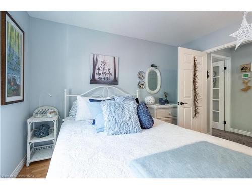 63 Forestgate Drive, Hamilton, ON - Indoor Photo Showing Bedroom