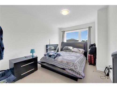 14-166 Mount Albion Road, Hamilton, ON - Indoor Photo Showing Bedroom