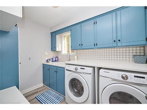 64 Millbridge Crescent, Fonthill, ON - Indoor Photo Showing Laundry Room