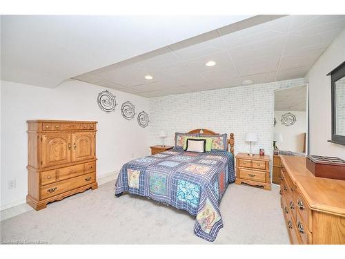 64 Millbridge Crescent, Fonthill, ON - Indoor Photo Showing Bedroom