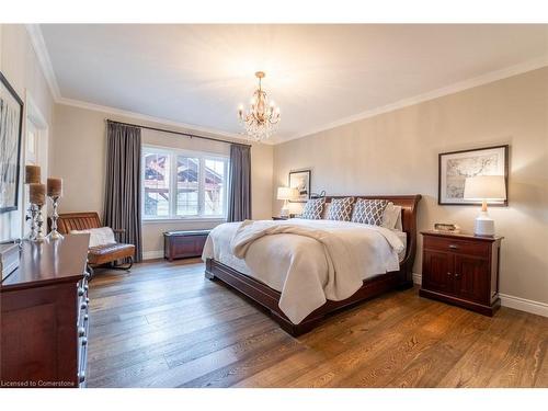 1068 Wyatt Road, Hamilton, ON - Indoor Photo Showing Bedroom