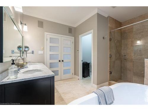 1068 Wyatt Road, Hamilton, ON - Indoor Photo Showing Bathroom