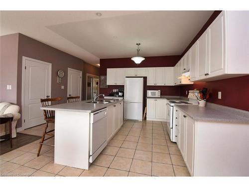 11 Sidare Court, Grimsby, ON - Indoor Photo Showing Kitchen With Double Sink