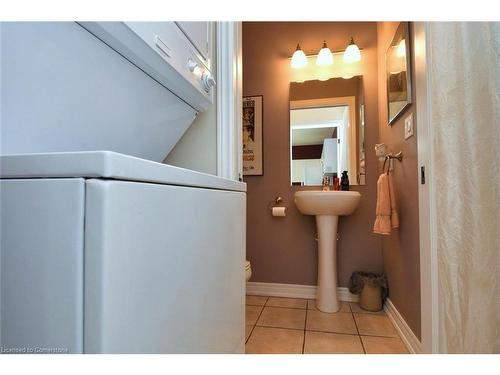 11 Sidare Court, Grimsby, ON - Indoor Photo Showing Bathroom