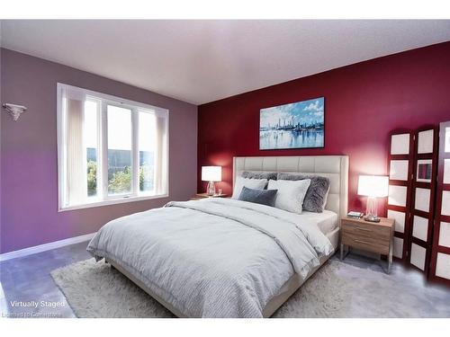 11 Sidare Court, Grimsby, ON - Indoor Photo Showing Bedroom