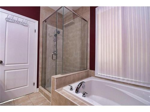 11 Sidare Court, Grimsby, ON - Indoor Photo Showing Bathroom