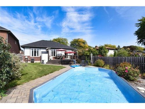 11 Sidare Court, Grimsby, ON - Outdoor With In Ground Pool With Backyard