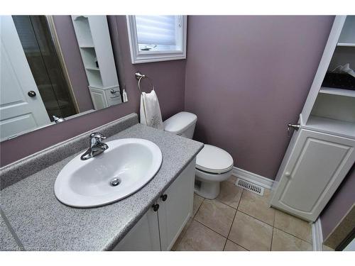 11 Sidare Court, Grimsby, ON - Indoor Photo Showing Bathroom