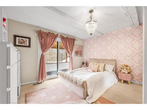 4316 Derry Road, Burlington, ON - Indoor Photo Showing Bedroom