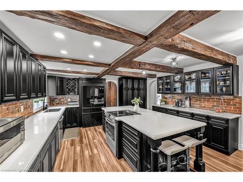 4316 Derry Road, Burlington, ON - Indoor Photo Showing Kitchen With Upgraded Kitchen