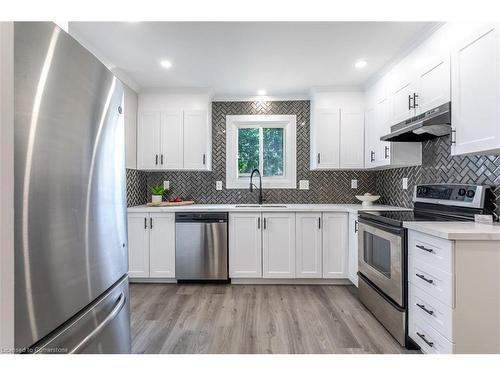 104 Edgemont Street N, Hamilton, ON - Indoor Photo Showing Kitchen With Upgraded Kitchen