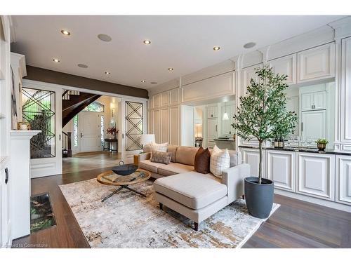 115 Rosemary Lane, Ancaster, ON - Indoor Photo Showing Living Room