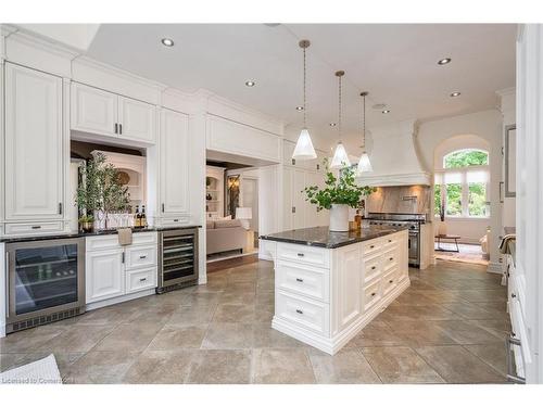 115 Rosemary Lane, Ancaster, ON - Indoor Photo Showing Kitchen With Upgraded Kitchen