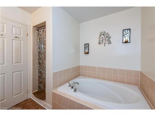 2391 Curtis Road, Burlington, ON - Indoor Photo Showing Bathroom