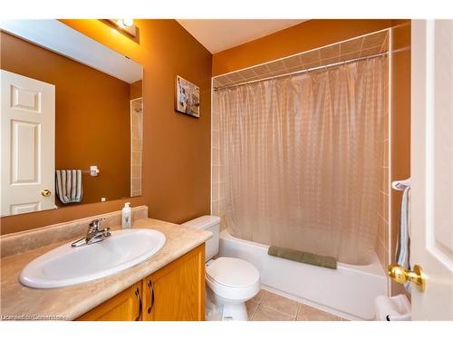 2391 Curtis Road, Burlington, ON - Indoor Photo Showing Bathroom