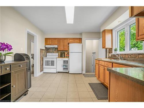 174 Mud Street W, Grassie, ON - Indoor Photo Showing Kitchen With Double Sink