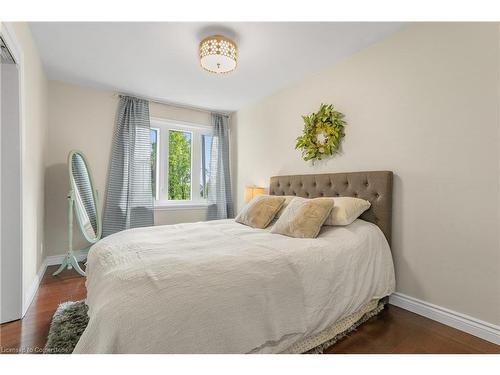 174 Mud Street W, Grassie, ON - Indoor Photo Showing Bedroom