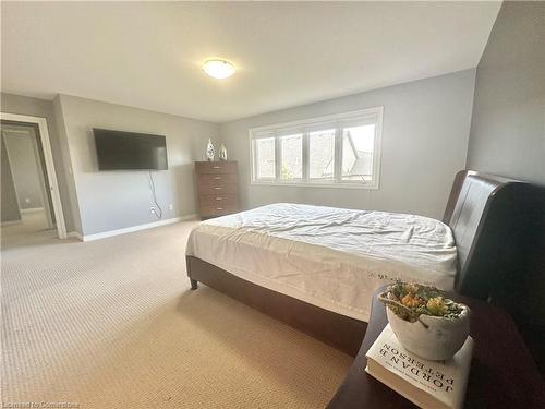 9409 Hendershot Boulevard, Niagara Falls, ON - Indoor Photo Showing Bedroom