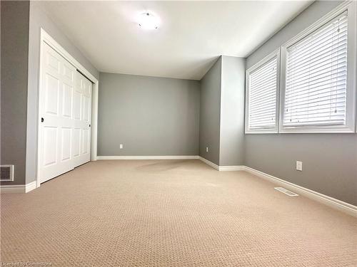 9409 Hendershot Boulevard, Niagara Falls, ON - Indoor Photo Showing Other Room