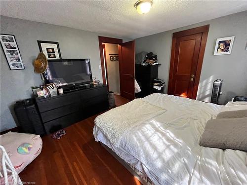 2689 Northshore Drive, Dunnville, ON - Indoor Photo Showing Bedroom