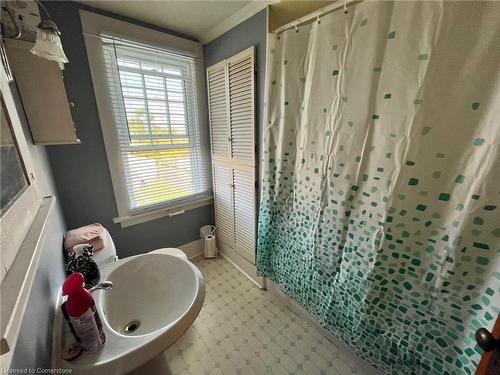 2689 Northshore Drive, Dunnville, ON - Indoor Photo Showing Bathroom