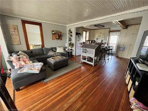 2689 Northshore Drive, Dunnville, ON - Indoor Photo Showing Living Room