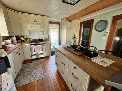 2689 Northshore Drive, Dunnville, ON - Indoor Photo Showing Kitchen