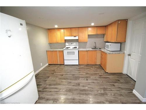 11 Woodman Drive, Brantford, ON - Indoor Photo Showing Kitchen