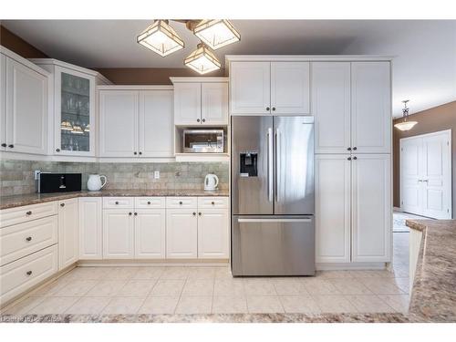 5 Maryheather Crescent, Flamborough, ON - Indoor Photo Showing Kitchen